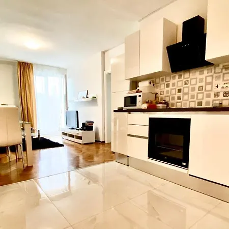 Dijana 3 Apartamento *