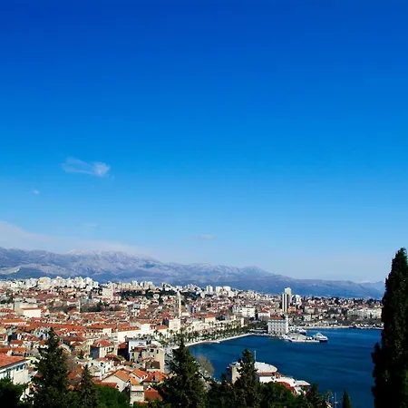 Apartment Dijana 3 Split